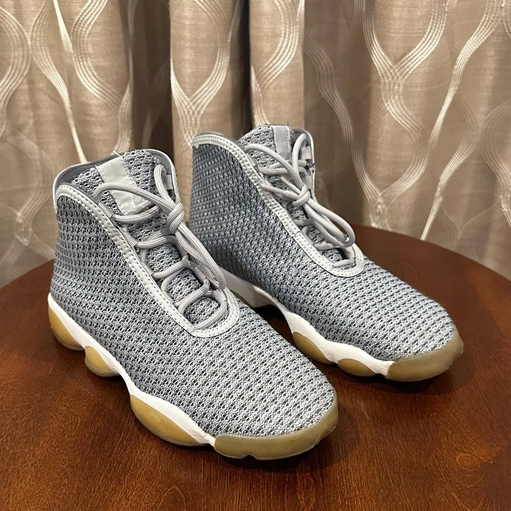 Nike Jordan Horizon - Size 6Y Wolf Grey Athletic Sneakers Shoes 823581-013